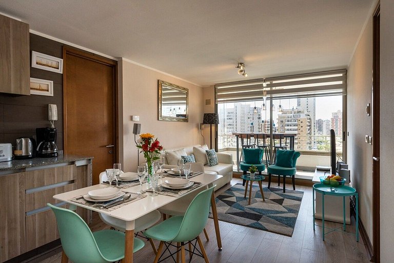 Centrally Located and Relaxing Apartment Steps Away from Viñ