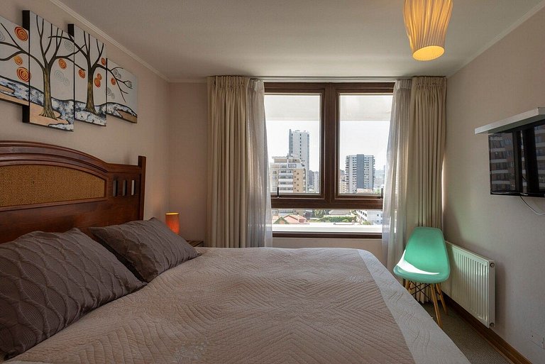 Centrally Located and Relaxing Apartment Steps Away from Viñ