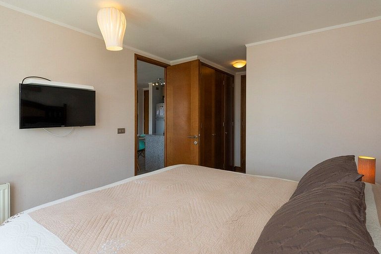 Centrally Located and Relaxing Apartment Steps Away from Viñ