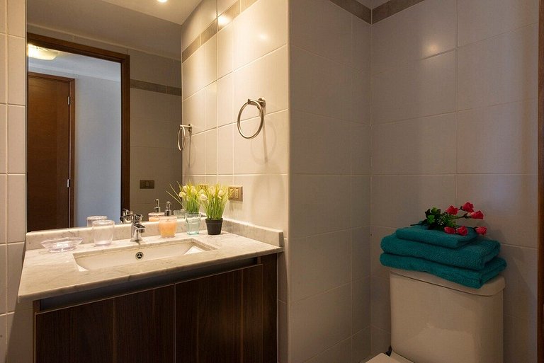 Centrally Located and Relaxing Apartment Steps Away from Viñ