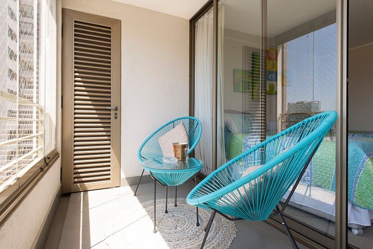 Centrally Located and Relaxing Apartment Steps Away from Viñ