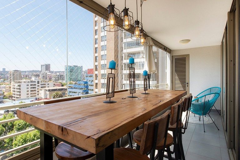 Centrally Located and Relaxing Apartment Steps Away from Viñ