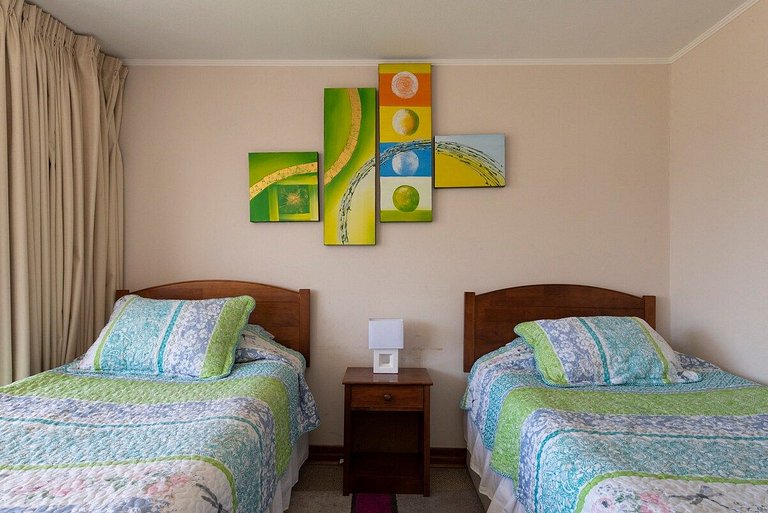 Centrally Located and Relaxing Apartment Steps Away from Viñ