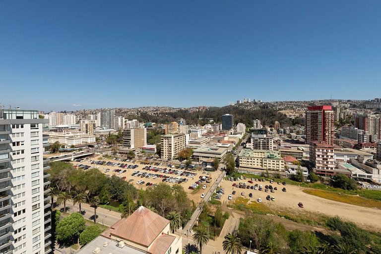 Centrally Located and Relaxing Apartment Steps Away from Viñ