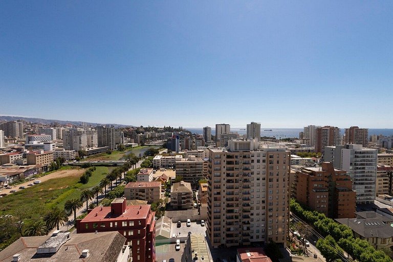 Centrally Located and Relaxing Apartment Steps Away from Viñ