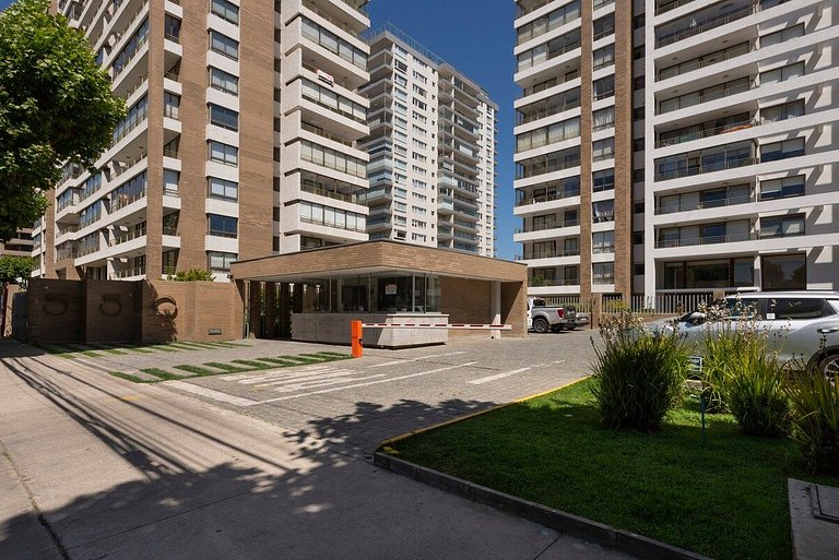 Centrally Located and Relaxing Apartment Steps Away from Viñ