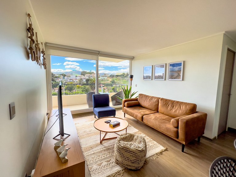 Beach Charm: Sea and Papudo Views