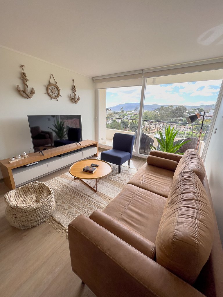 Beach Charm: Sea and Papudo Views