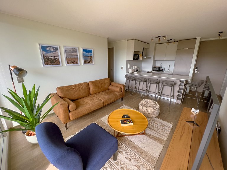 Beach Charm: Sea and Papudo Views