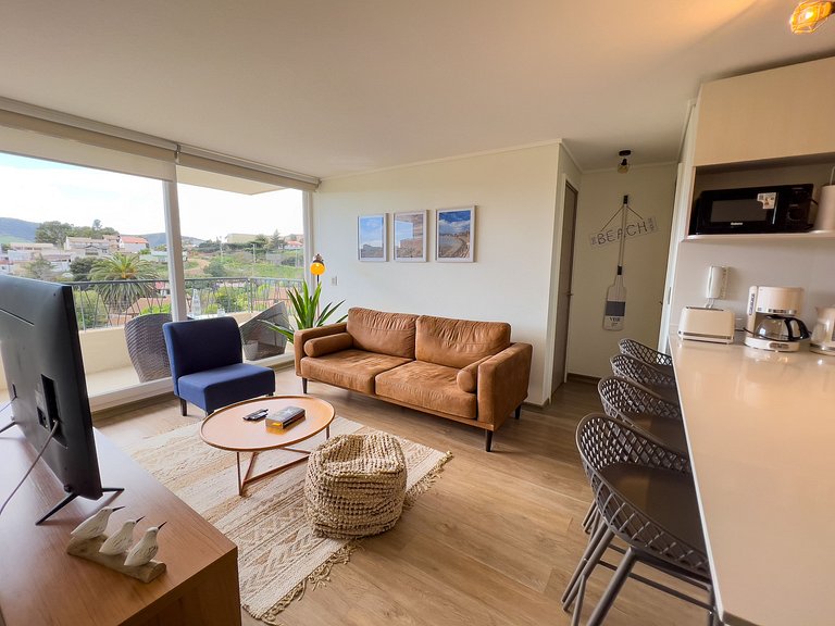 Beach Charm: Sea and Papudo Views