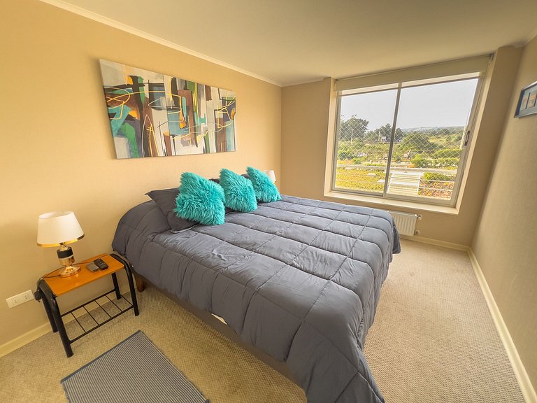 Apt. with private beach, sports courts, jacuzi