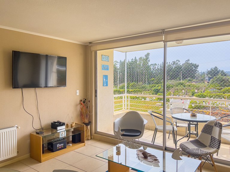 Apt. with private beach, sports courts, jacuzi