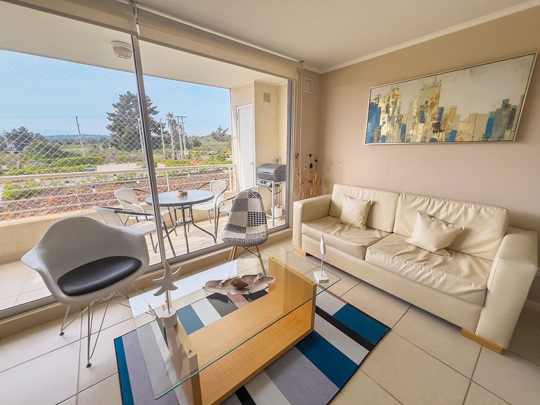 Apt. with private beach, sports courts, jacuzi