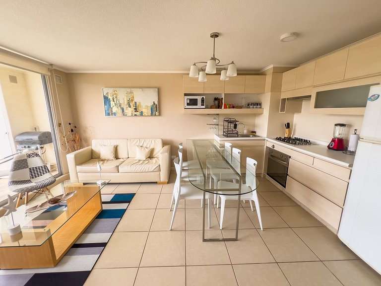 Apt. with private beach, sports courts, jacuzi