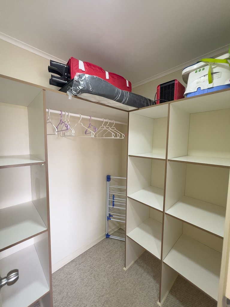 Apt. with private beach, sports courts, jacuzi