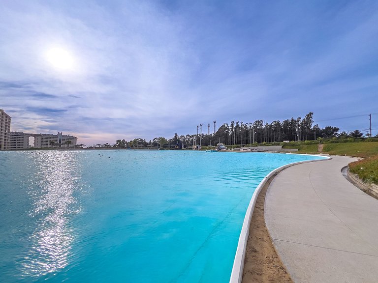 Apt. with private beach, sports courts, jacuzi