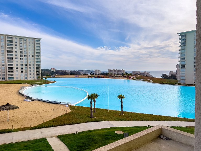 Depto con playa interna, piscina y canchas