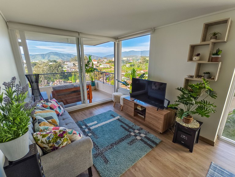 Beachfront Apartment with Ocean View for 5 Guests