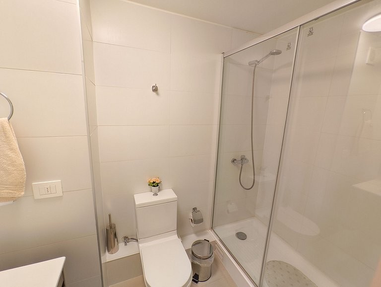 Beachfront Apartment with Ocean View for 5 Guests