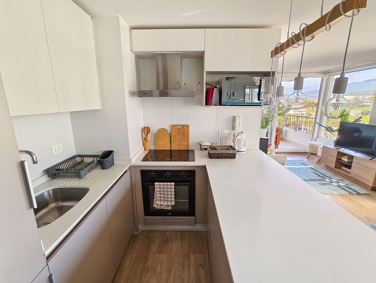 Beachfront Apartment with Ocean View for 5 Guests