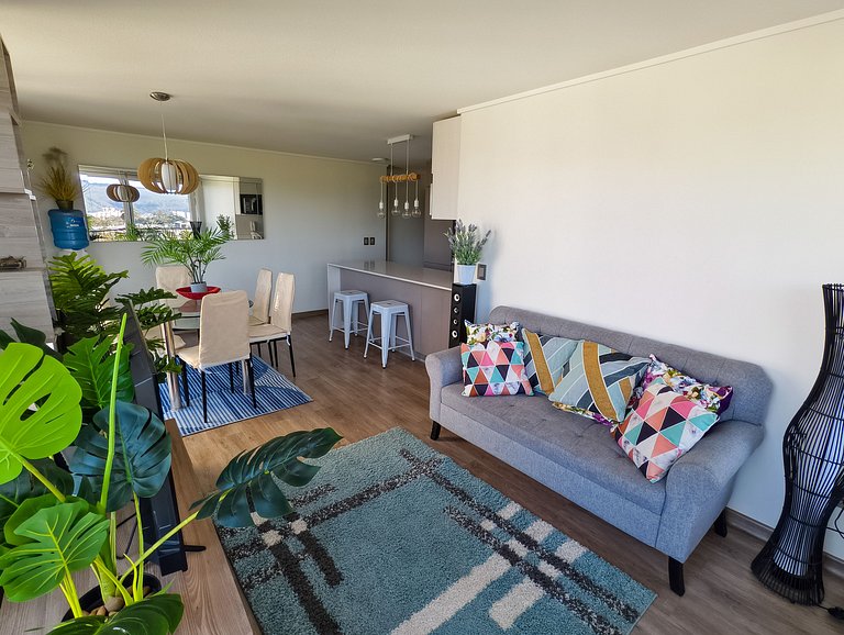 Beachfront Apartment with Ocean View for 5 Guests