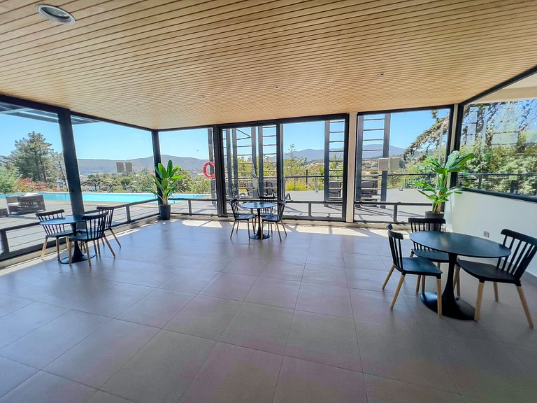 Beachfront Apartment with Ocean View for 5 Guests