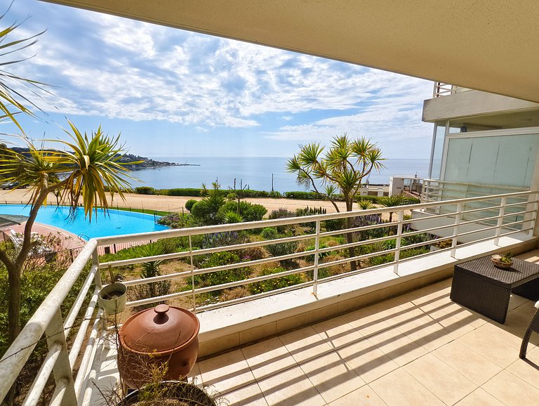 Vista al mar, acceso a la playa y jardín