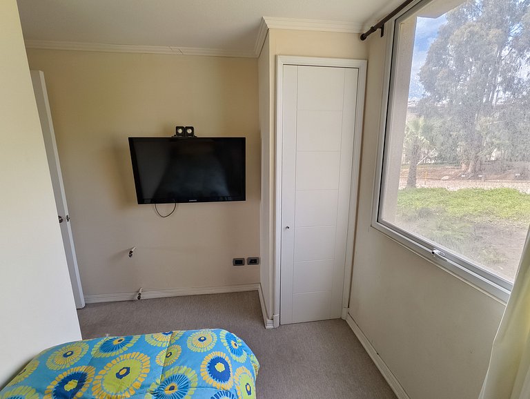 Vista al mar, acceso a la playa y jardín