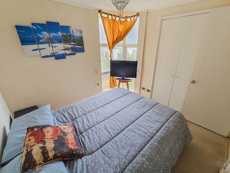 Sea view, beach access, and a huge garden.