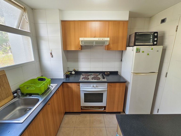 Vista al mar, acceso a la playa y jardín