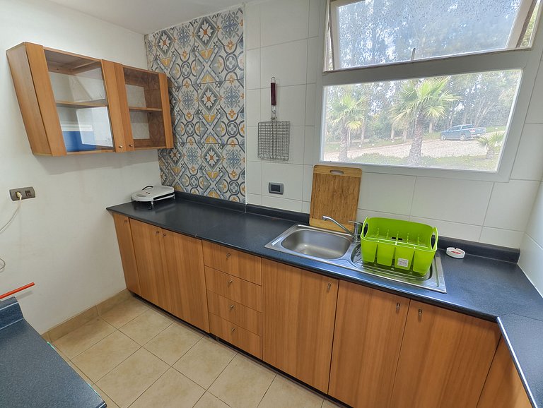 Vista al mar, acceso a la playa y jardín