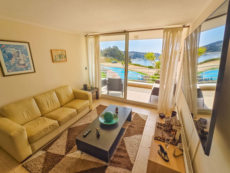 Sea view, beach access, and a huge garden.