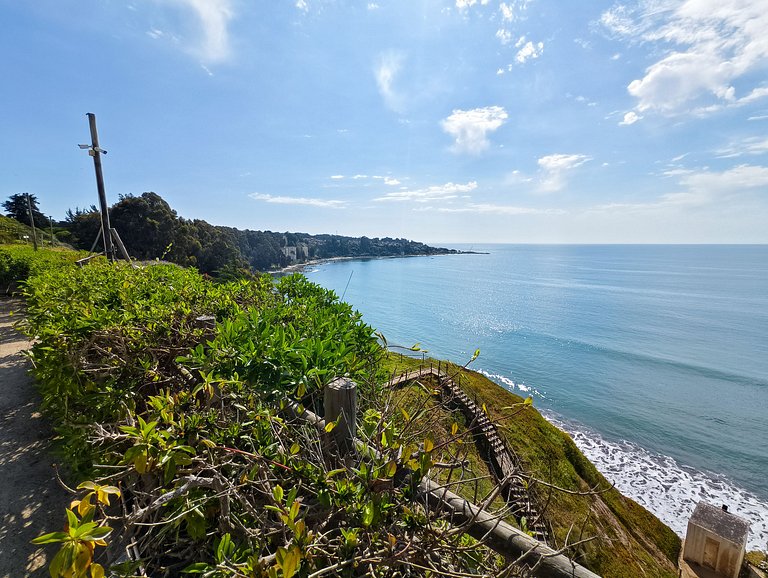 Sea view, beach access, and a huge garden.