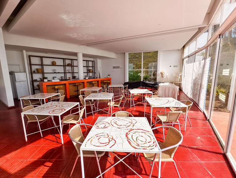 Vista al mar, acceso a la playa y jardín