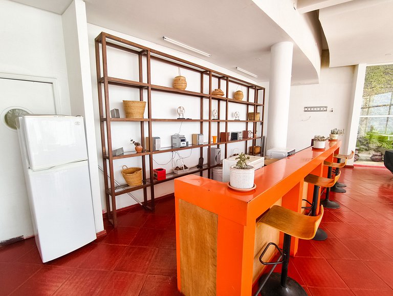 Vista al mar, acceso a la playa y jardín