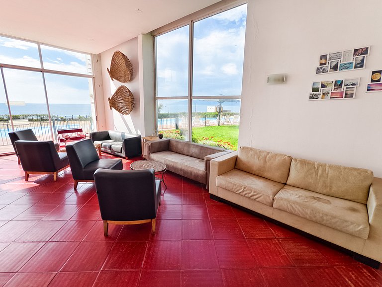 Sea view, beach access, and a huge garden.