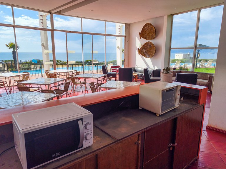 Vista al mar, acceso a la playa y jardín