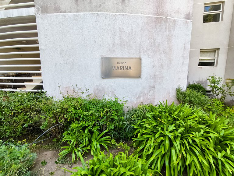Sea view, beach access, and a huge garden.