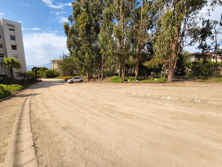 Vista al mar, acceso a la playa y jardín