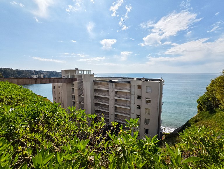 Vista al mar, acceso a la playa y jardín