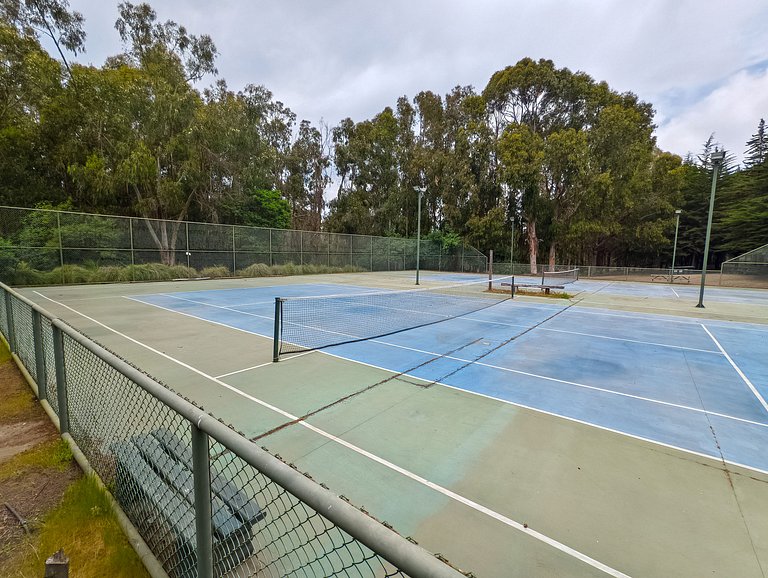 Vista al mar, acceso a la playa y jardín