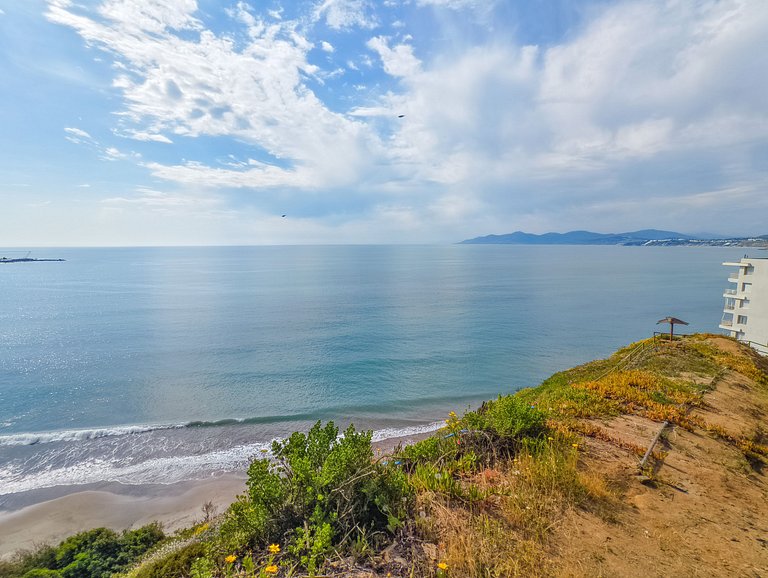Sea view, beach access, and a huge garden.