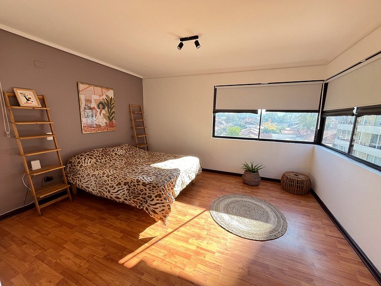 Departamento Amplio a Pasos de Mall Plaza Egaña