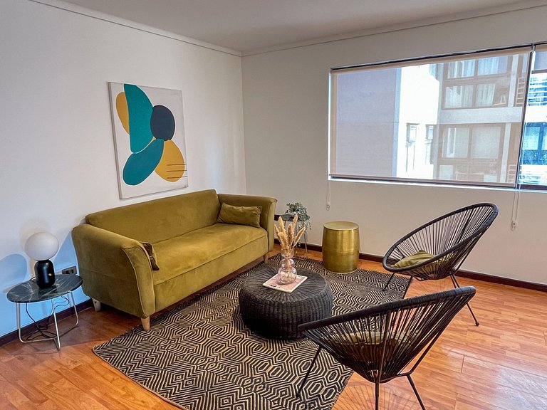 Departamento Amplio a Pasos de Mall Plaza Egaña