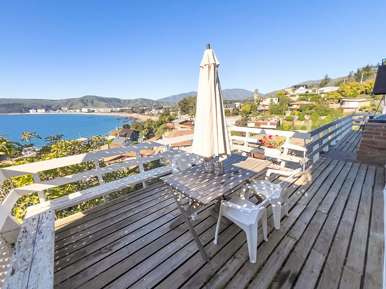 Cómoda casa con terraza y vista al mar en Papudo