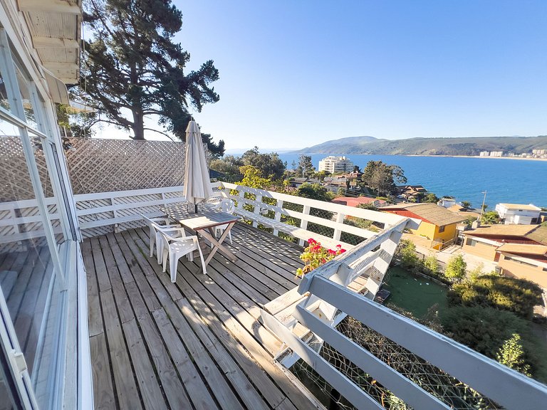 Cómoda casa con terraza y vista al mar en Papudo