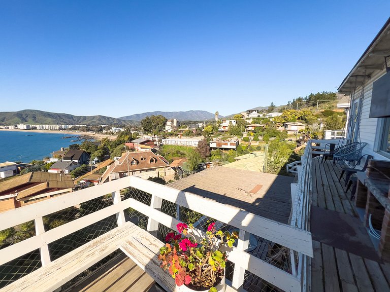 Cómoda casa con terraza y vista al mar en Papudo