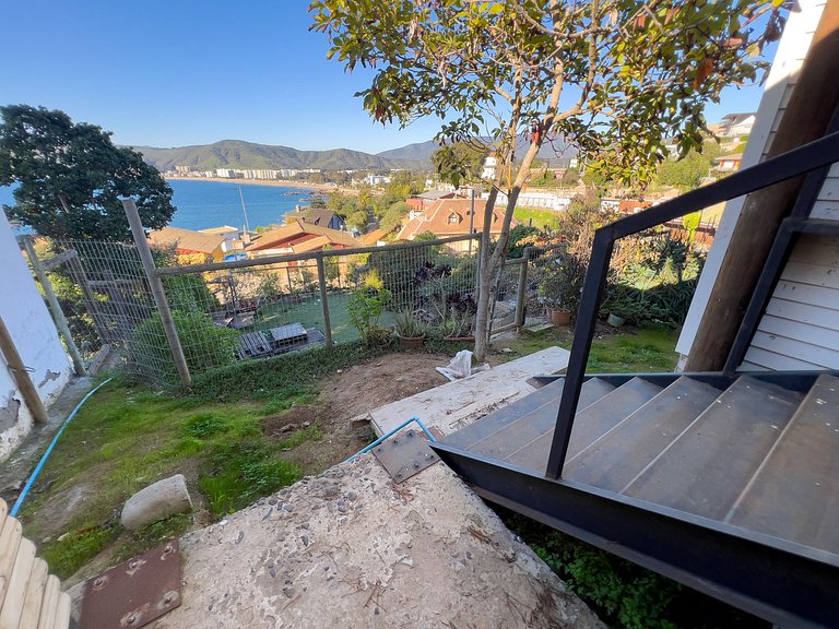 Cómoda casa con terraza y vista al mar en Papudo