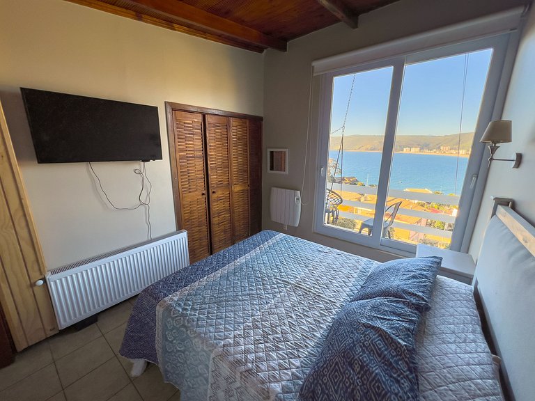 Amplia casa con terraza y vista al mar en Papudo