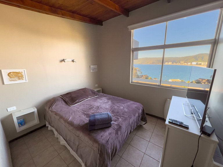 Amplia casa con terraza y vista al mar en Papudo